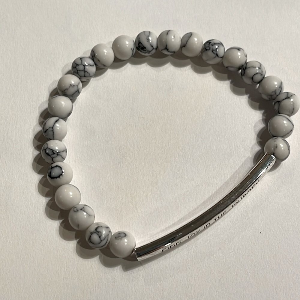 Belk White Howlite Stone “Find Joy In The Journey” Bracelet